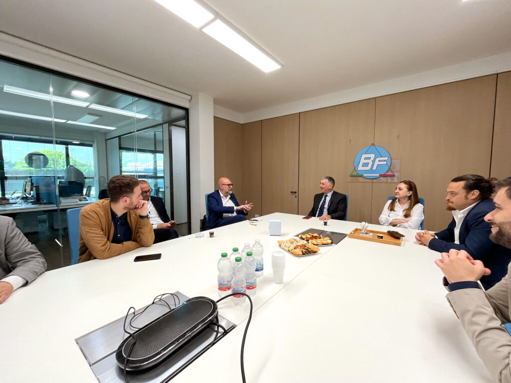 il sindaco Massimo Mezzetti e il board aziendale